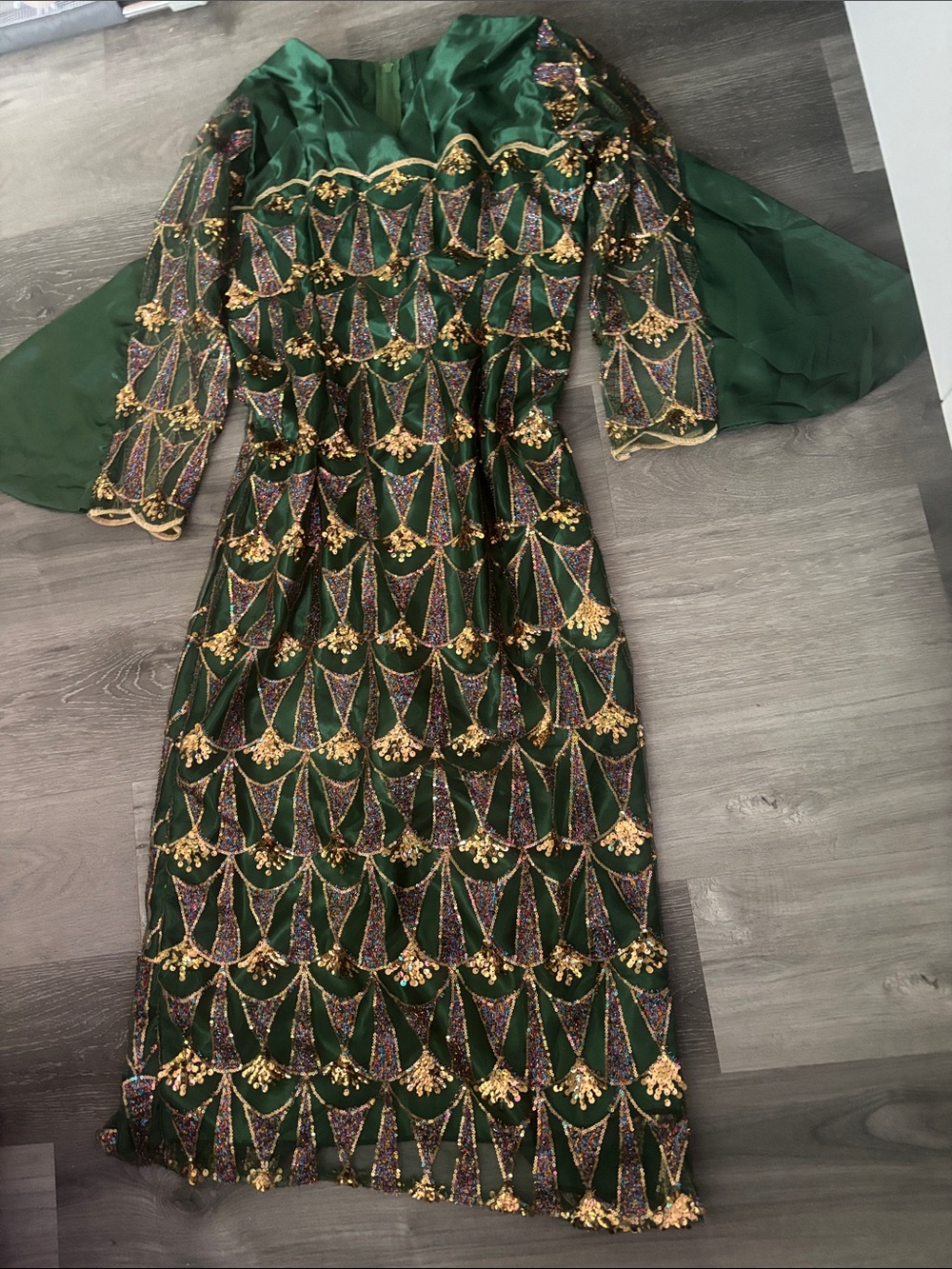 Vintage Style Bias-Cut  Long bell sleevesSequin Maxi Dress - Forest Green - Siz